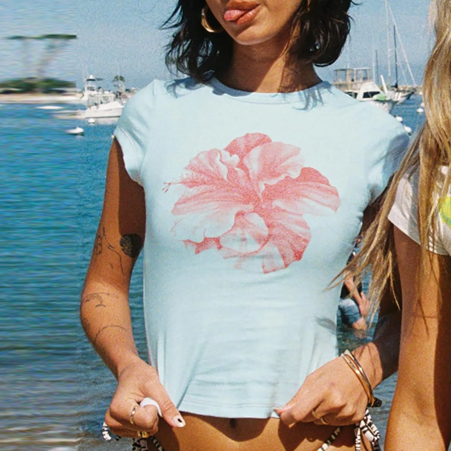 Graphic Baby Tees for Women Y2k Flower Print Short Sleeve Crop Top Teen Girls Aesthetic Vintage Shirts Summer