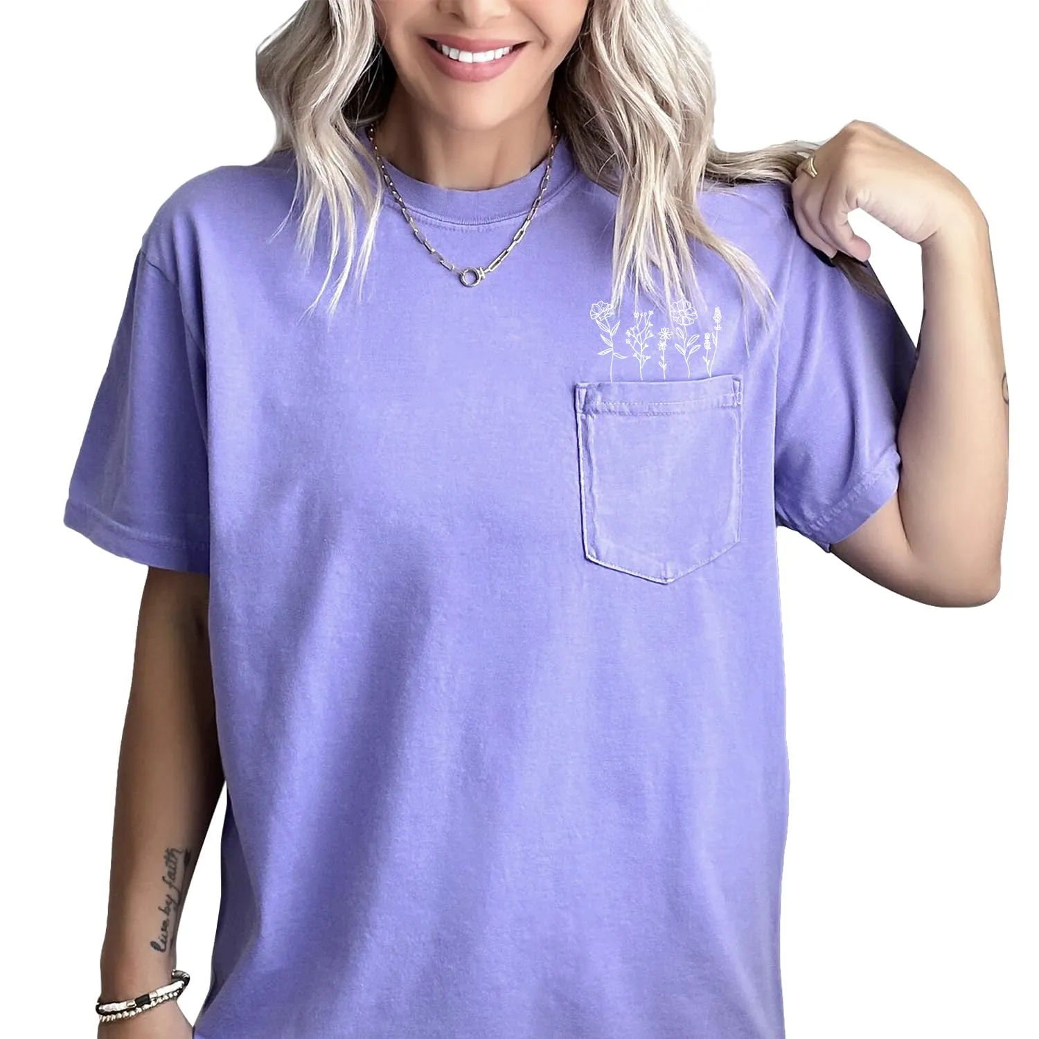 Wildflowers Pocket Shirts for Women Garment Dyed Botanical Plant T-Shirt Flower Graphic Tee Casual Short Sleeve Tops Tee