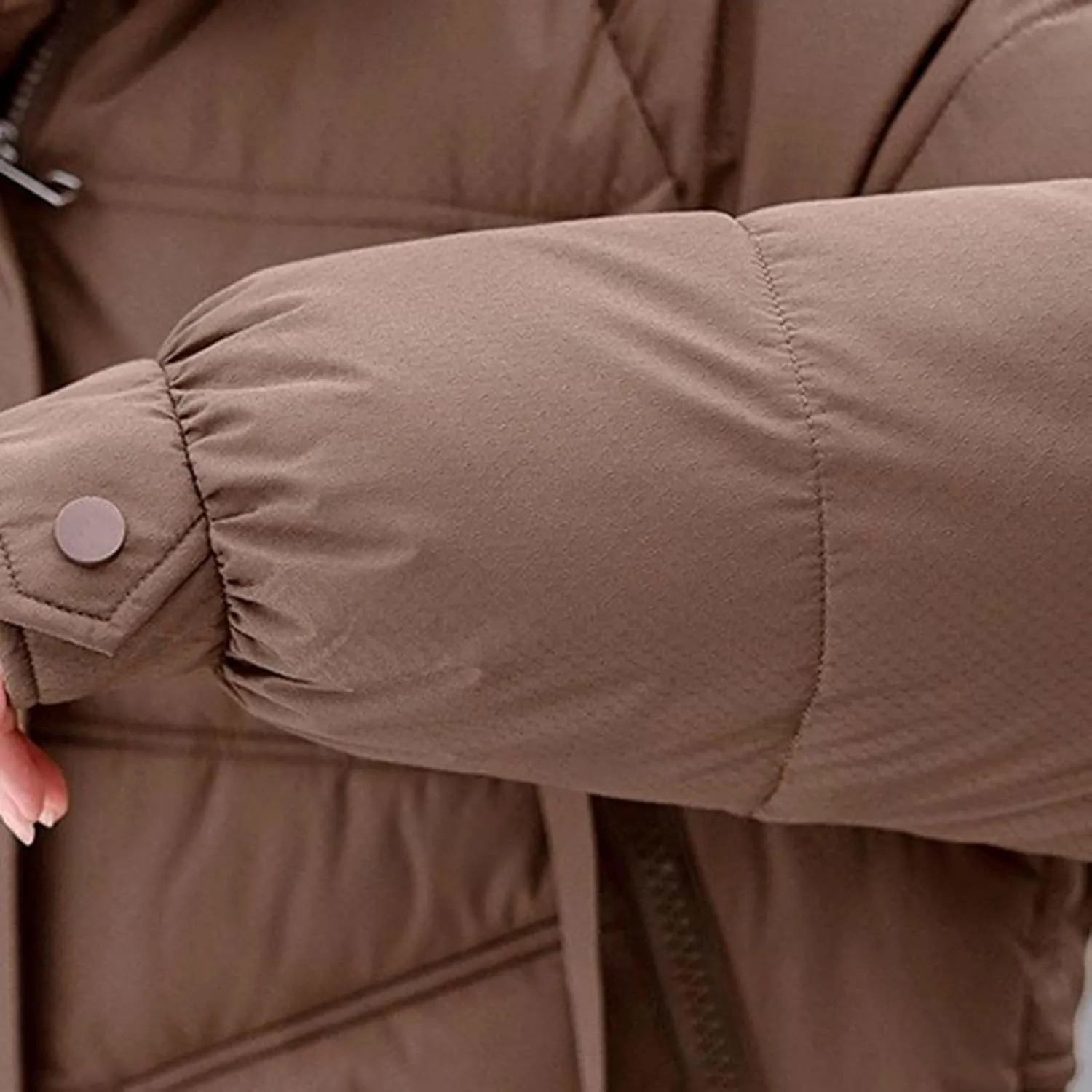 Women's Hooded Puffer Jackets Winter Oversized Stand Collar Down Coats Thick Warm Parka Puffy Jacket with Pockets