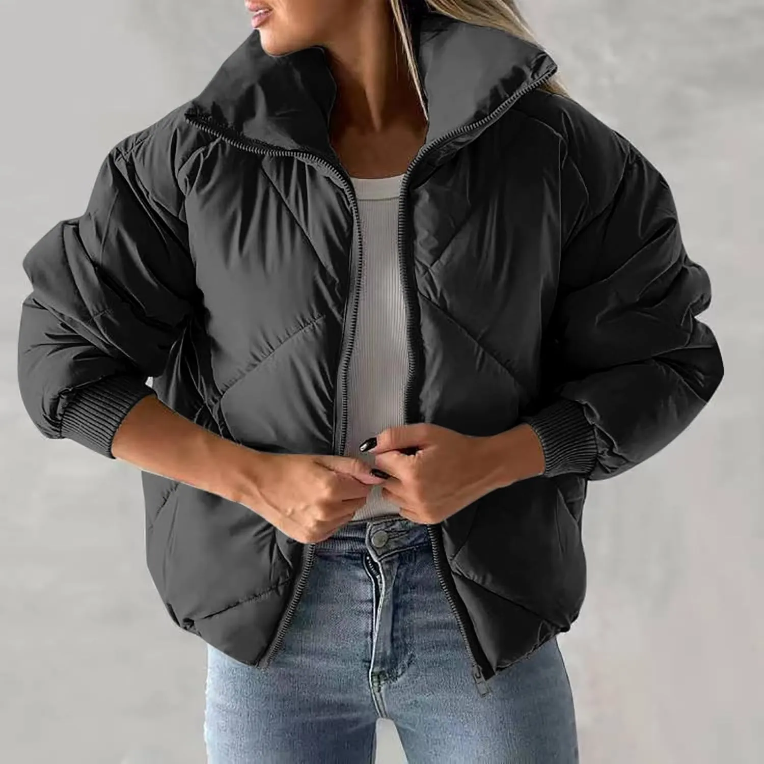 Womens Winter Cropped Puffer Jacket Oversized Long Sleeve Full Zip Puffy Coat Warm Quilted Jacket with Pockets